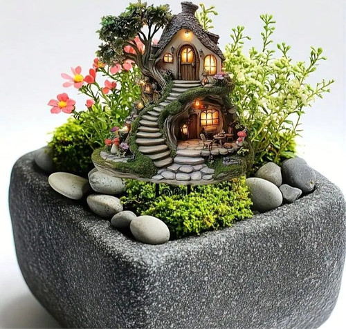 Treehouse garden statue mini - statue,