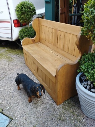 Monks bench settle pew - bench,