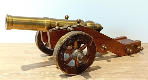 Vintage model cannon - model, &