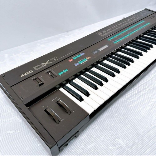 Yamaha dx7 digital synthesizer - yamaha,