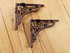 Antique Style Brace Wall