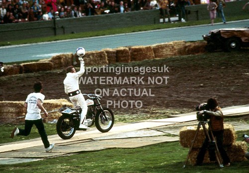 Evel knievel jump - jump, photo