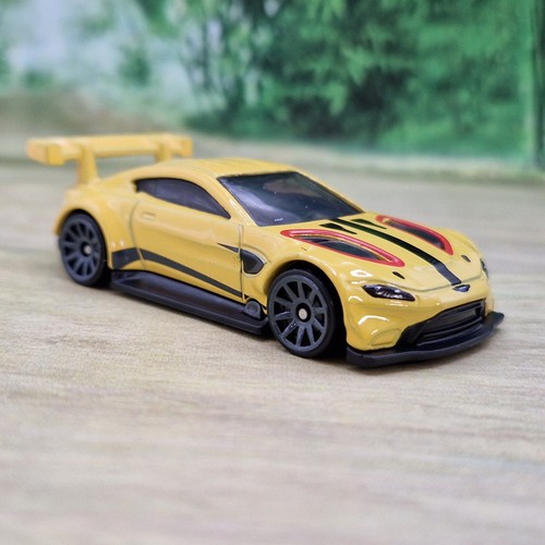 Hot wheels aston martin - wheels,