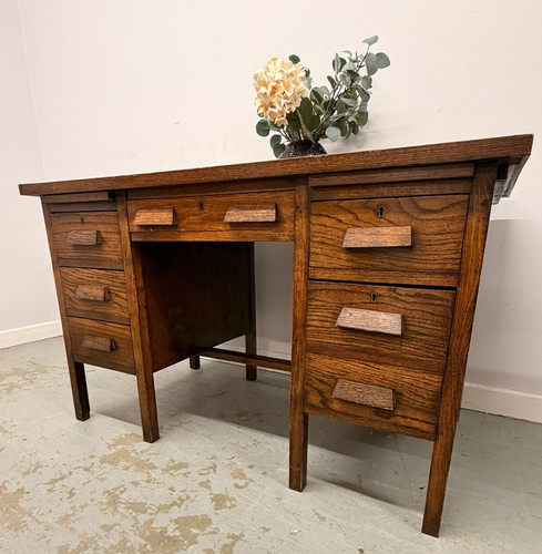 Vintage oak pedestal - pedestal, twin