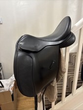 17.5 Inch Black Country Black Leather Eloquence Dressage Saddle Wide Width