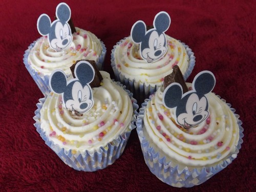 Pre cut stand up mickey - stand,