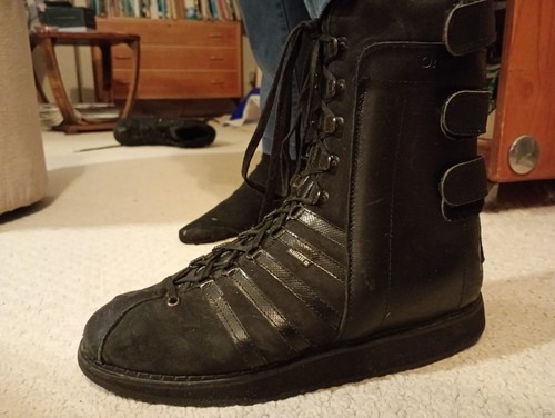 Orthopaedic rehab boots - ,