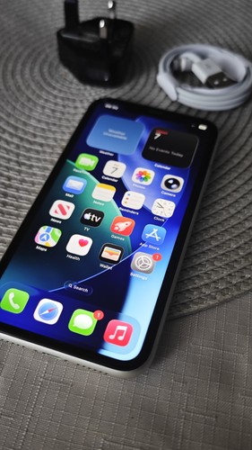 Apple iphone 128gb - 11,