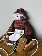 Vintage Wooden Old Lady String