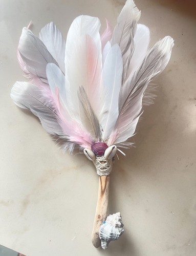 White feather smudge fan - white,