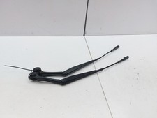 PAIR OF FRONT WINDSCREEN WIPER