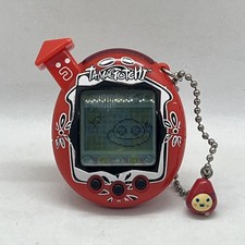 Bandai Tamagotchi V5 Familitchi, Red/White/Black (2004) *Working Condition*