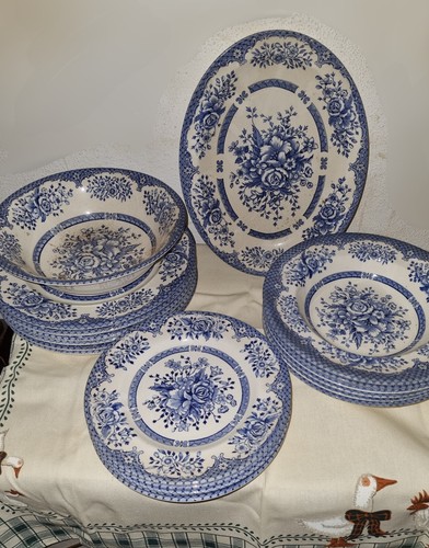 Eit vintage dinner plate set - vintage,