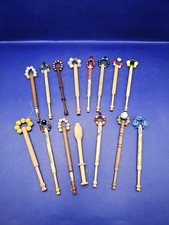 15 wooden decorated lace