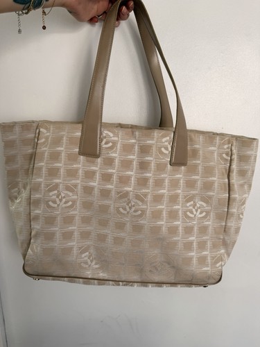 Chanel beige tote hand bag - tote,