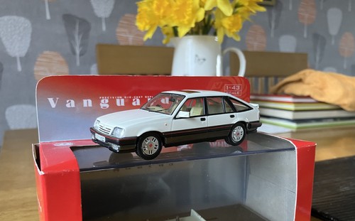 Vanguards vauxhall cavalier - vanguards,