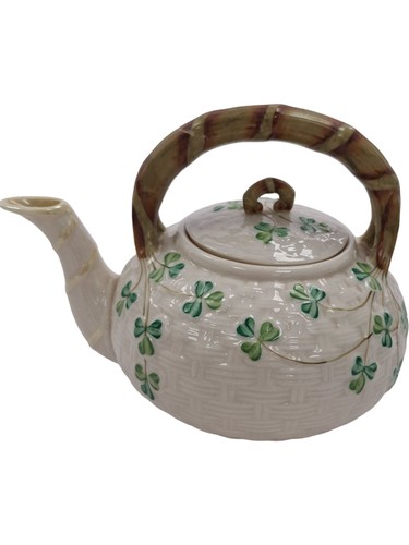 Belleek pottery irish - belleek, shamrock