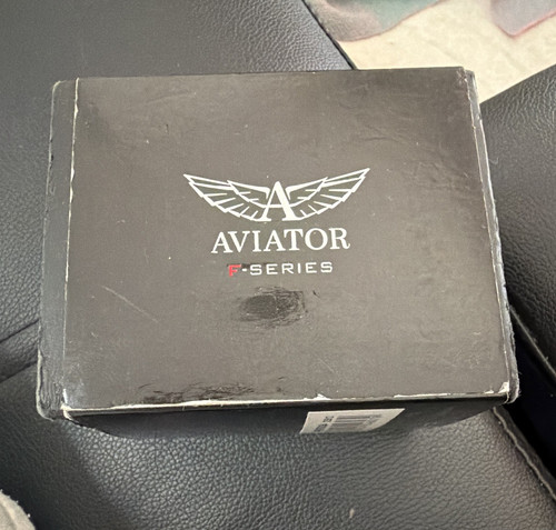 Aviator series avw1026g 44mm - aviator, f-series