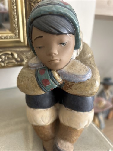 Lladro eskimo inuit girl - a, eskimo/inuit