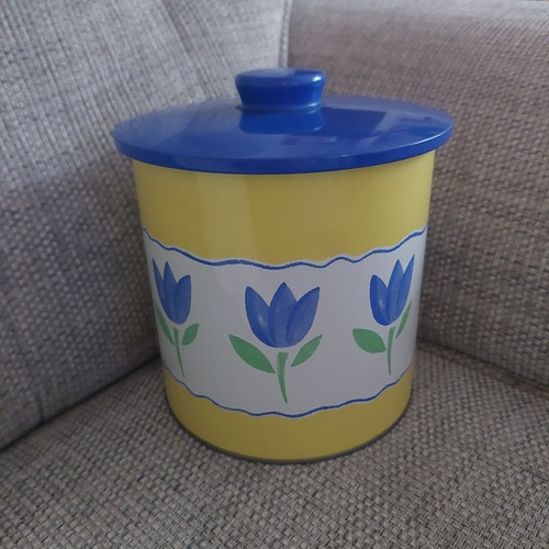 Vintage blue and yellow tulip - blue,