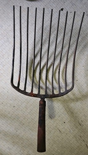 Tine hay pitch fork - ,