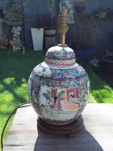 Oriental chinese hand - oriental,