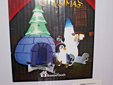 POLAR BEAR AND HIS PEGUIN AT HOME 6.8'H 7'L