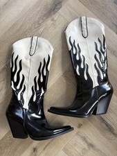 Zara Viral blogger Flame