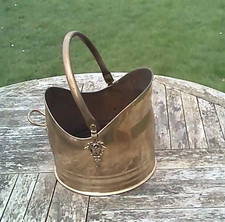 VINTAGE BRASS COAL SCUTTLE.
