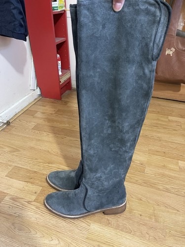 Pied terre 100 - 100%, suede