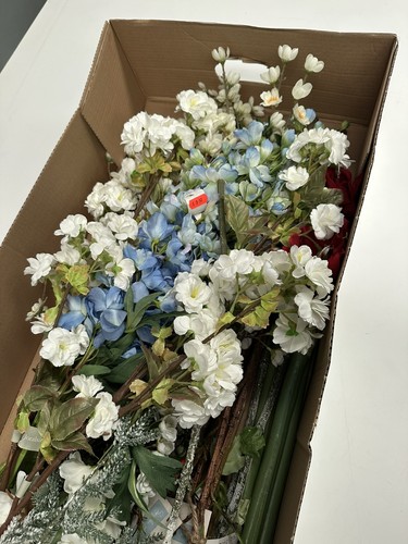 Job lot mostly floralsilk - lot,