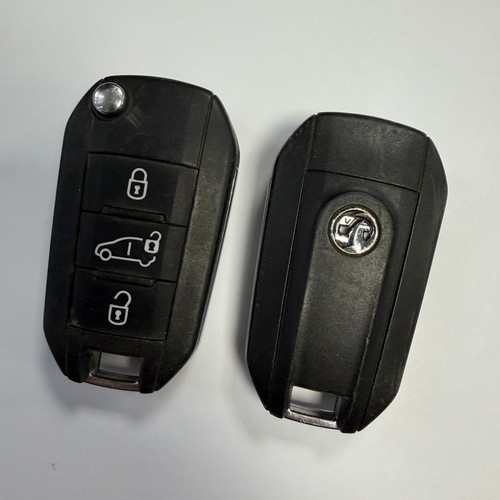 Vauxhall flip key fob - 3, button
