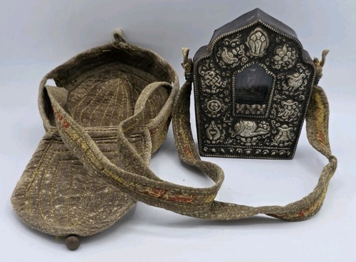 Antique tibetan gau - tibetan, prayer