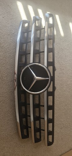 Mercedes grill - mercedes,