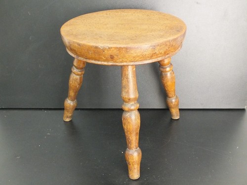 Superb vintage milking stool - superb,