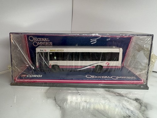 Corgi 42813 dennis dart slf - dart,