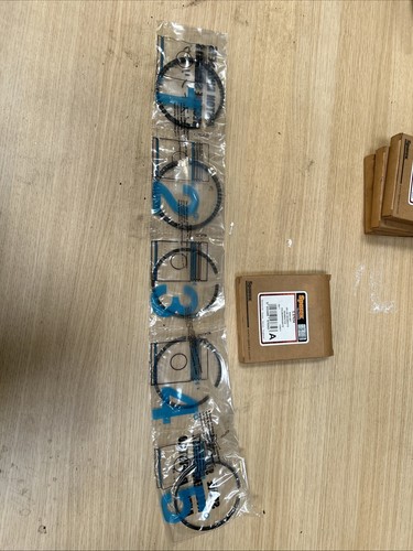 Piston ring kit for - piston,