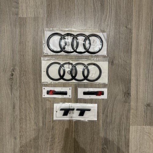 Audi gloss black badge - tt,