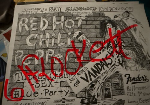 Red hot chili peppers - red,