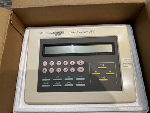 Knitmaster knitting machine - knitting,