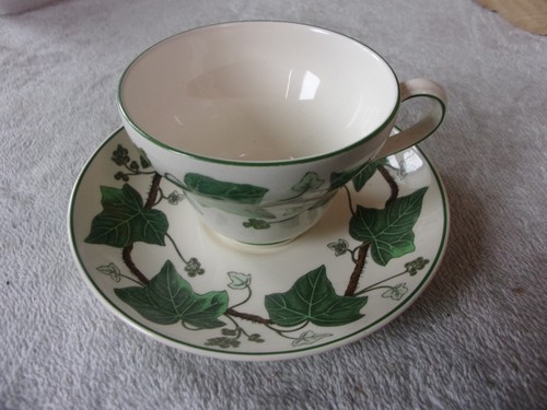 Wedgwood napoleon ivy teacups - ivy,
