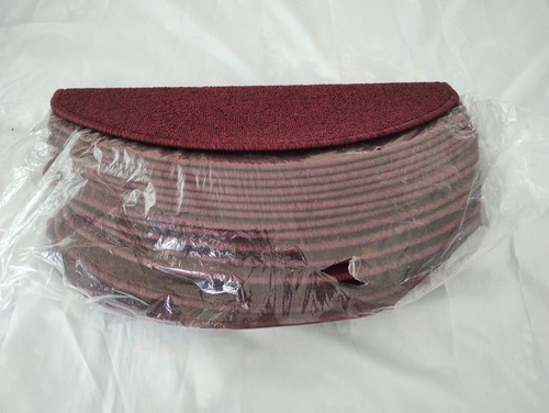 Dark burgundy carpet - 15,