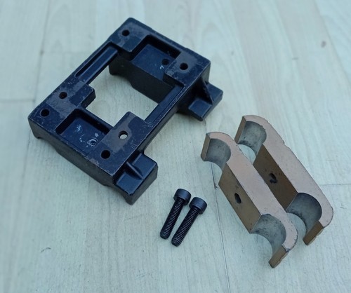 Magnesium engine mount - 30, x