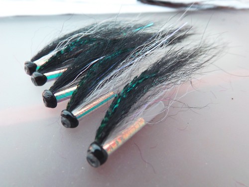 Salmon fly pearly sword - salmon,