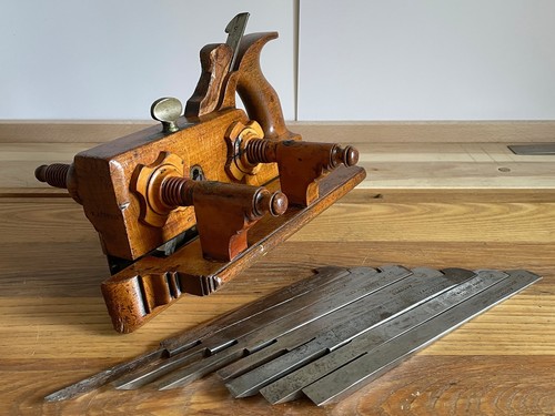 Wooden screw stem handled - stem,