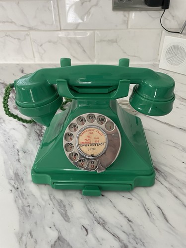 Jade green 232 bakelite - jade,