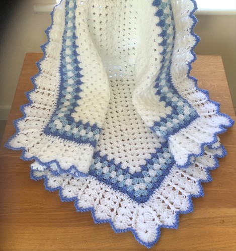 Crochet baby blanket - 🧸,