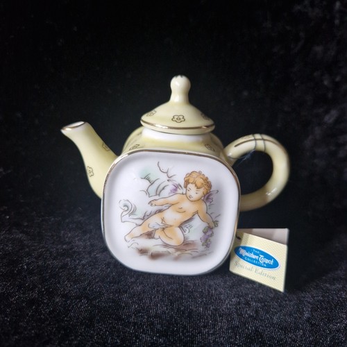 Vintage yellow porcelain art - vintage,
