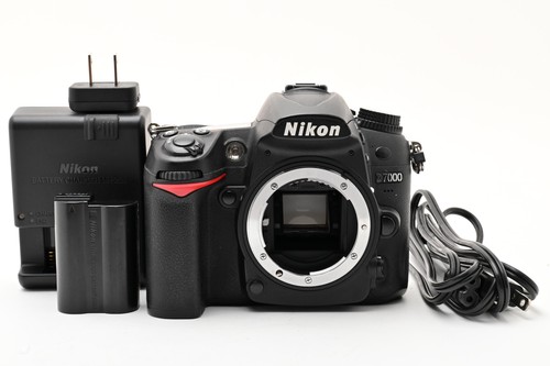 181 mint nikon d7000 - [,