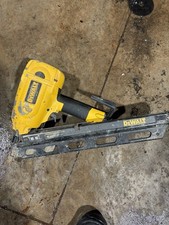 Dewalt D51823 Air Nail Gun for Carpentry and Framing Good Working Condition